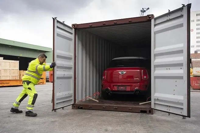Containerised shipping